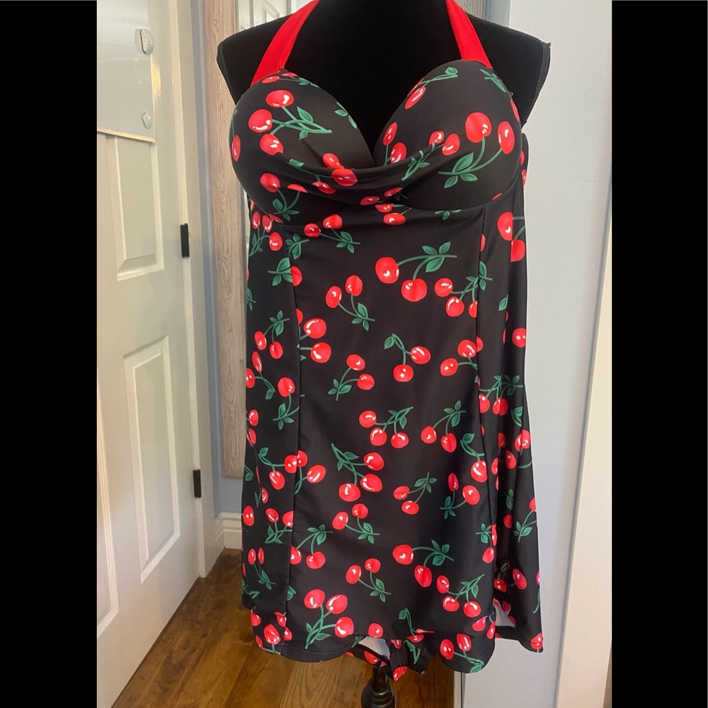 Pin-Up Girl Style Vintage Look One-Piece Swimsuit